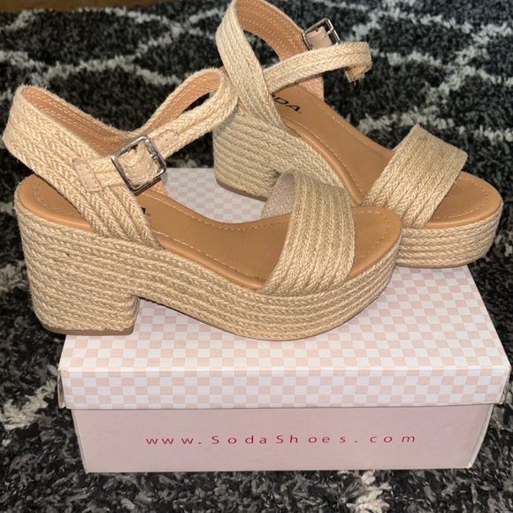 Soda Summer Sandal - Picture 1 of 5